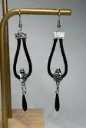 BOUCLES D'OREILLES en cuir noir pendantes