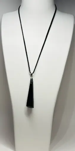 [COLF07] COLLIER Femme "pyramide noire"