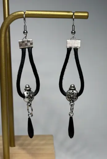 [BOF11] BOUCLES D'OREILLES en cuir noir pendantes