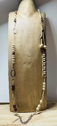 [COLF16] SAUTOIR Femme en perles en bois et suédine camel